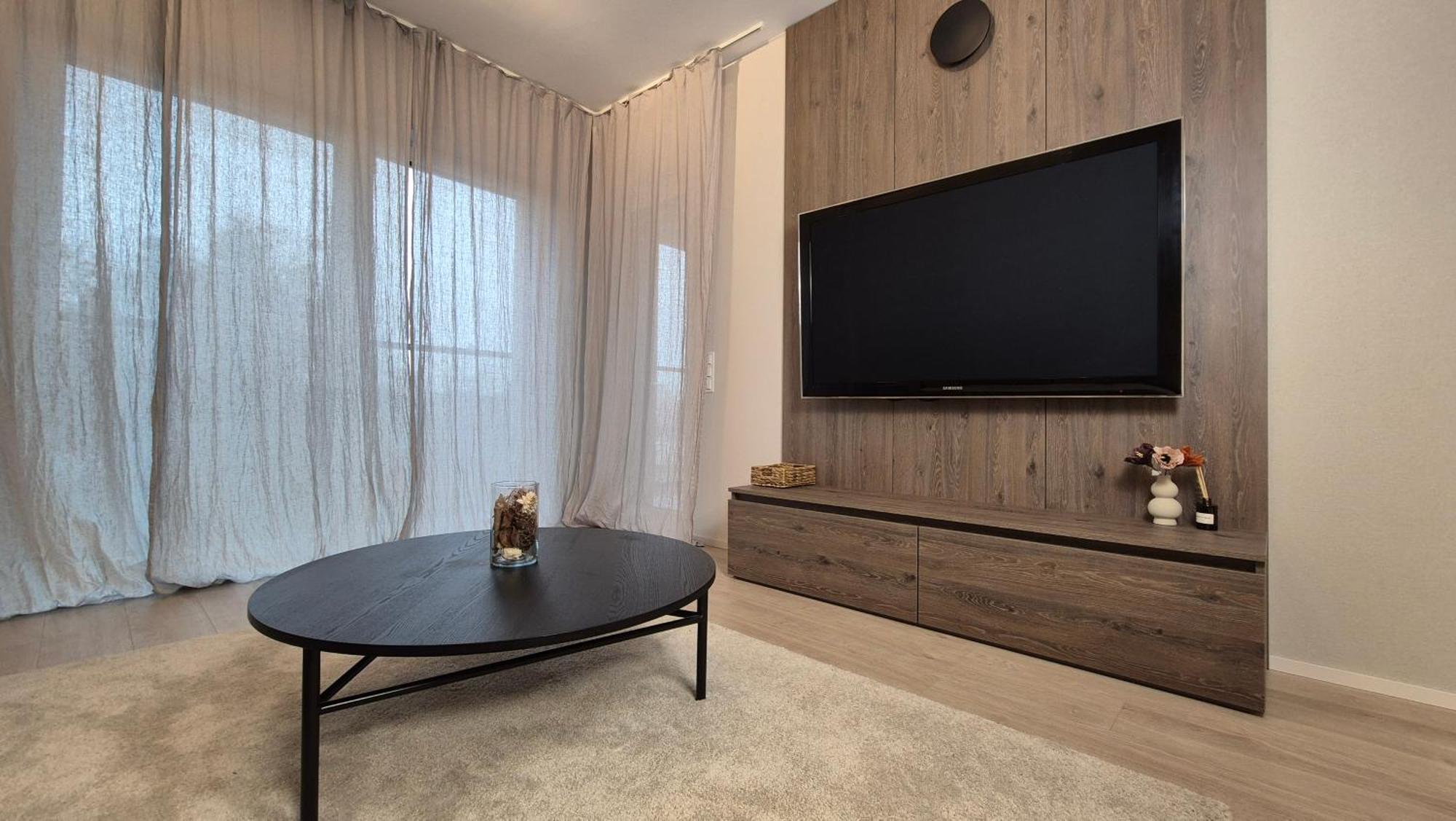 Luxurious Vanilla Apartment, Self Check-in 24h, Parking, Air-conditioning Poznan